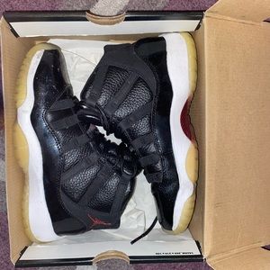Jordan kids retro 11